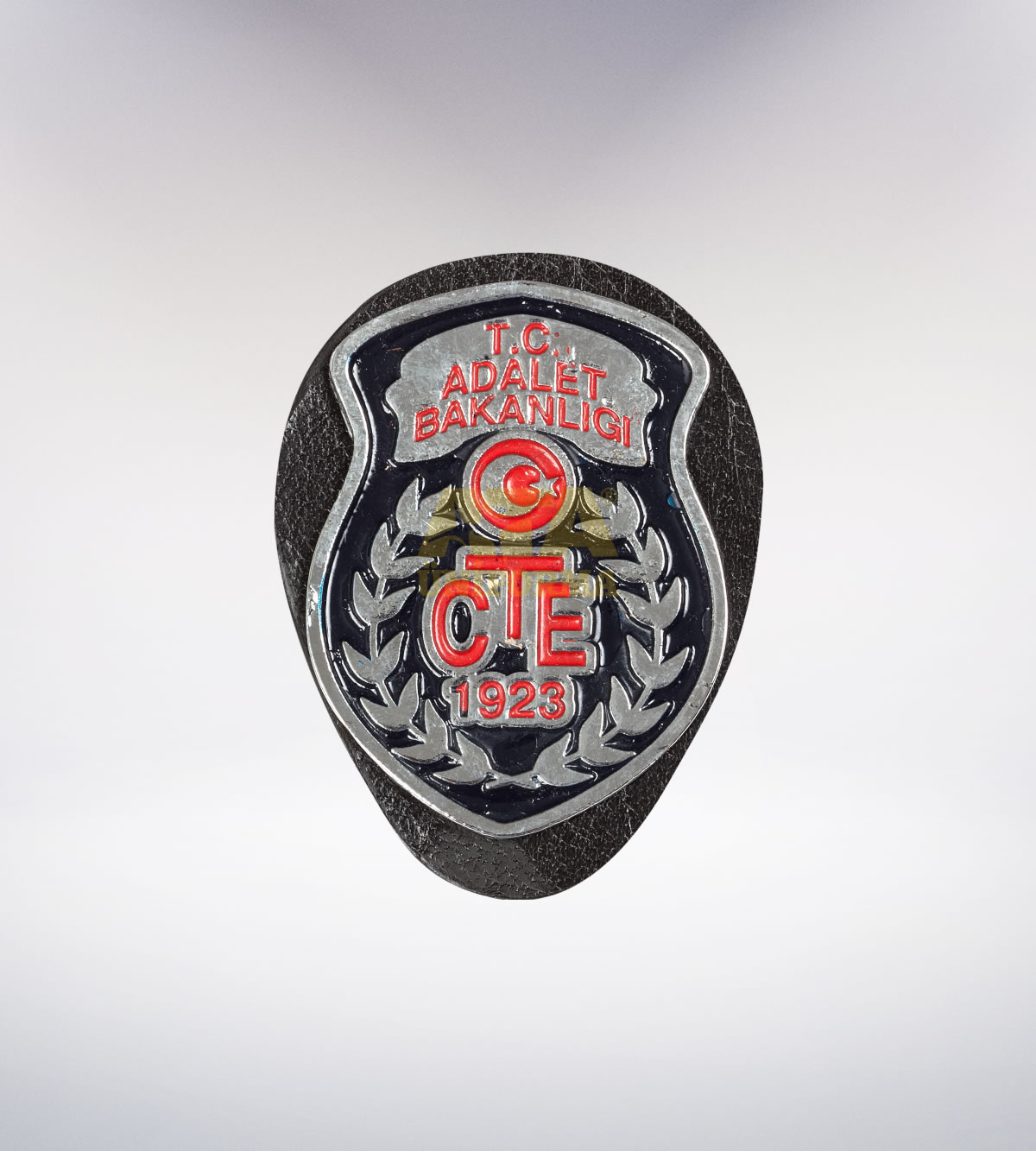 ATA-1088 Adalet Bakanlığı metal rozet - asker elbiseleri | asker  üniformaları | polis kıyafetleri